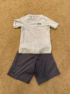 Under Armour Boys shirt and short set